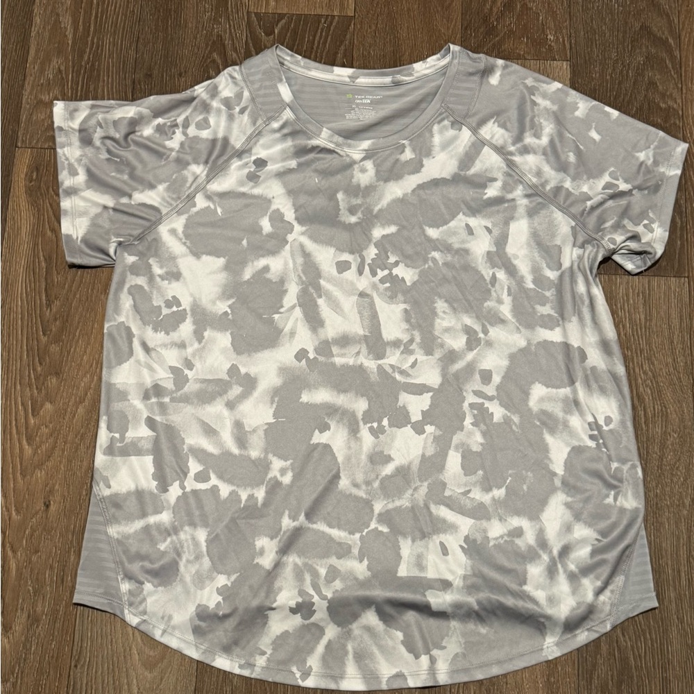 Tek Gear Drytek XL Gray and White Shirt